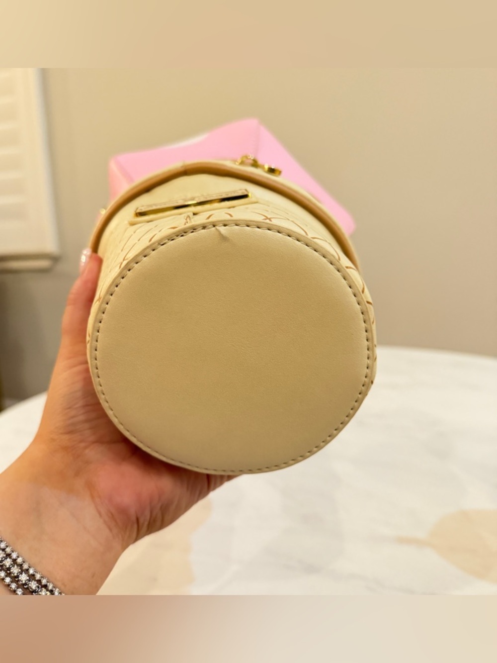 NEW Loungefly Stitch Shoppe Disney Minnie Soft Serve Ice Cream Crossbody Bag - Picture 6 of 16